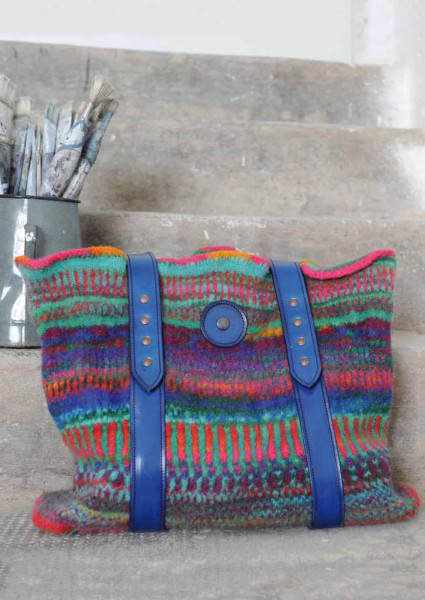 Gefilzte Tasche mit Einstrickmustern by SCHOPPEL DESIGN